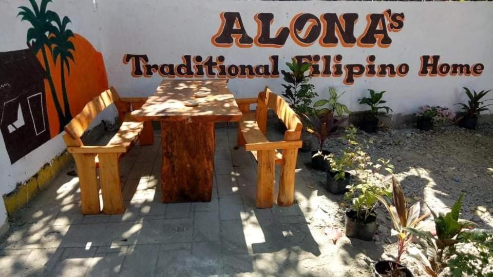 Traditional Filipino Transient House And Huts Near 100 Islands Wharf Alaminos Exterior foto
