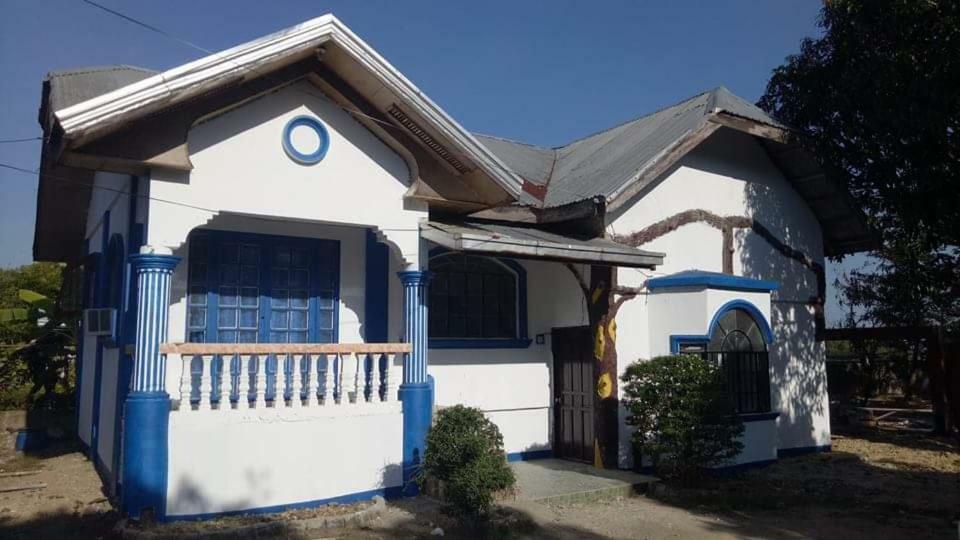 Traditional Filipino Transient House And Huts Near 100 Islands Wharf Alaminos Exterior foto